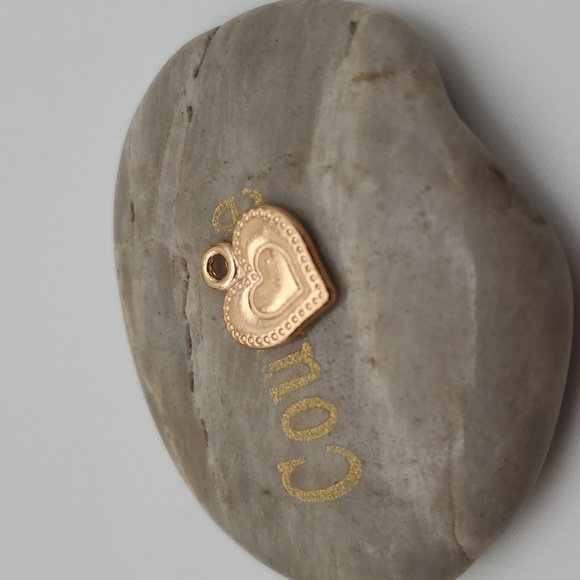 Heart‎ explosion charm - Picture 1 of 1